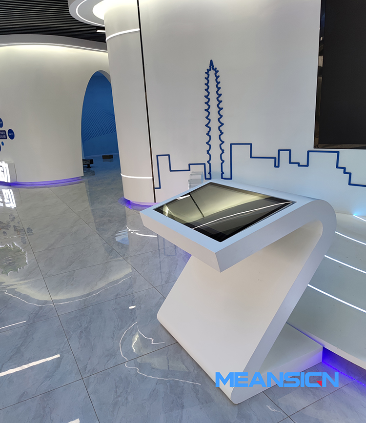 觸摸查詢一體機(jī)